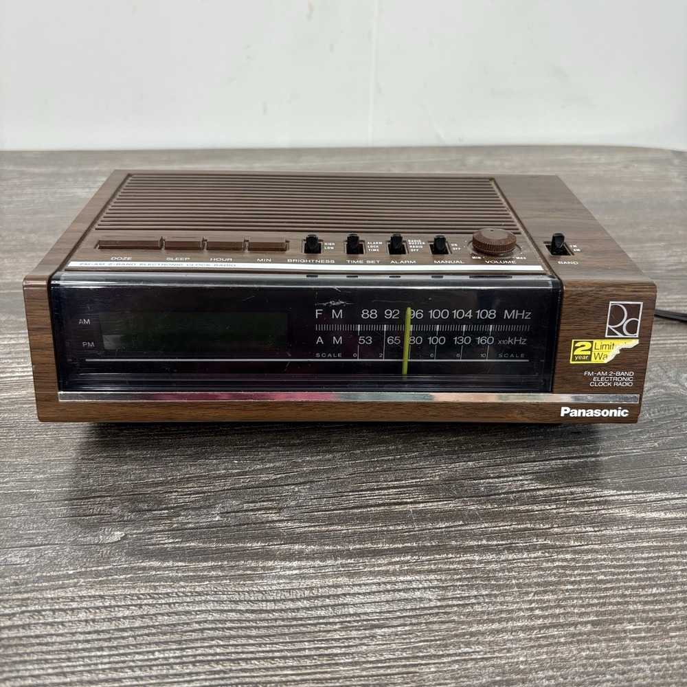 Vintage Panasonic RC-6050 Woodgrain FM AM Alarm Clock Radio